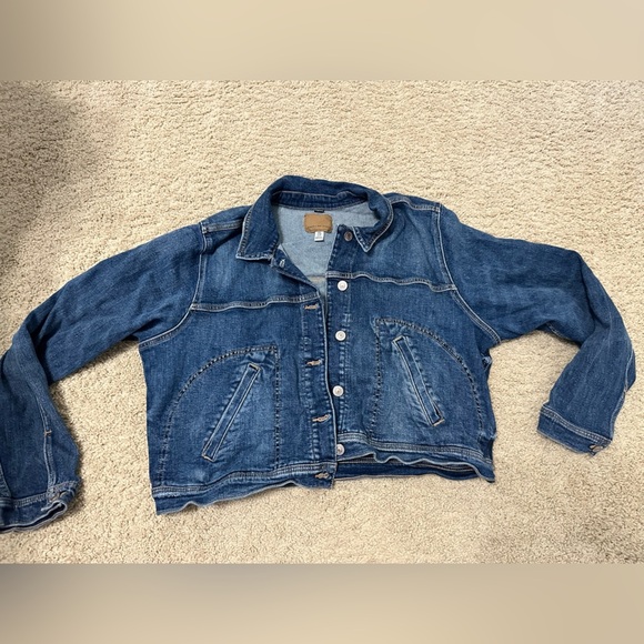 American Eagle Outfitters Jackets & Blazers - American Eagle Outfitters Women's Blue Denim Jacket